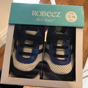 Robeez Mini Shoez, 12-18 months (brand new in box)